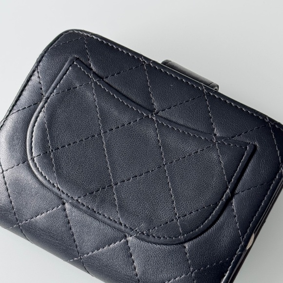 Authentic Vintage Chanel Small French Wallet - Picture 6 of 15